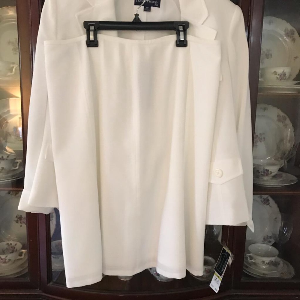 Evan-Picone White Skirt Suit